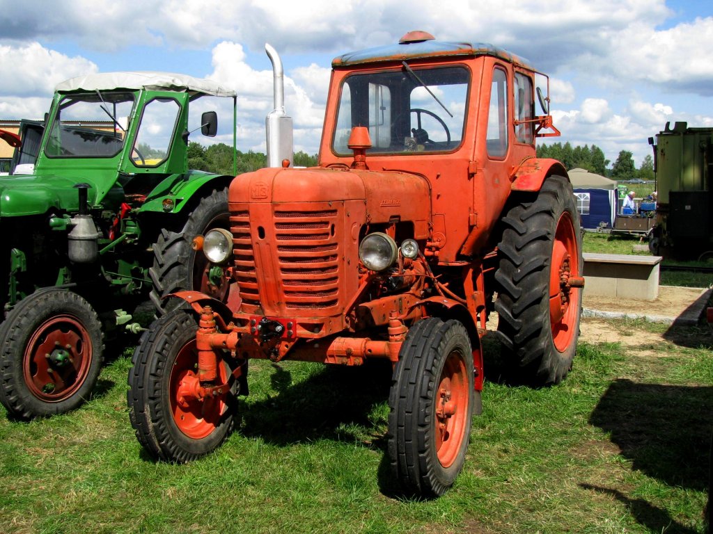Traktor MTZ  Belarus  ...,fotografiert beim 18. Oldtimer- und Traktoren-Treffen im AGRONEUM in Alt Schwerin [12.08.2012]