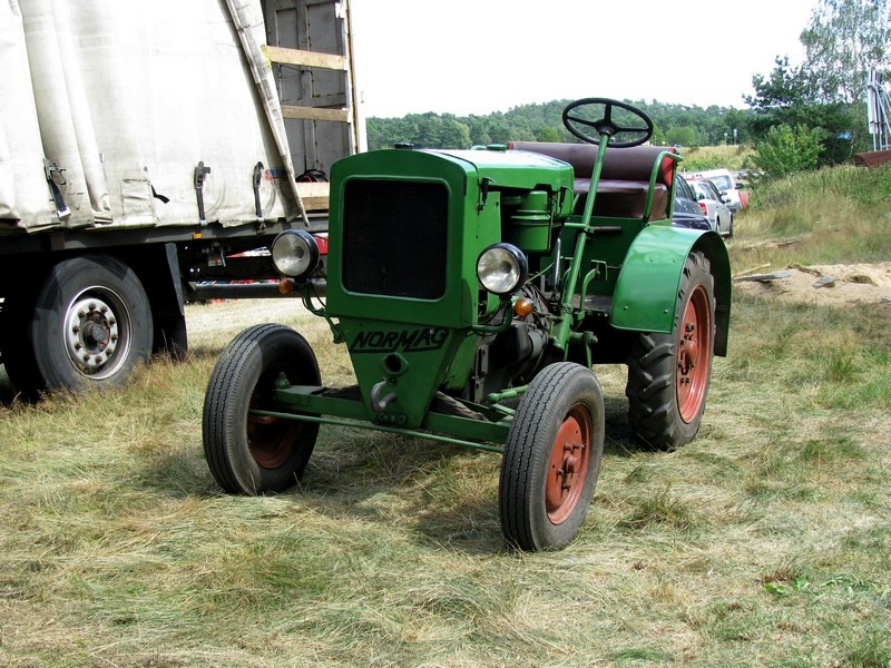 Traktor NORMAG,fotografiert beim 16. Oldtimer- und Traktorentreffen, Alt Schwerin/Meckl. [08.08.2009]