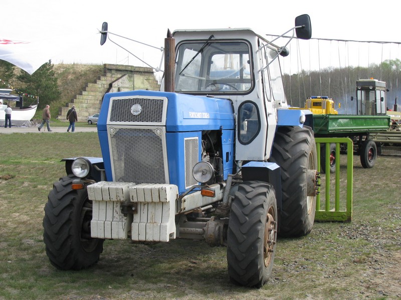 Traktor ZT 303-D -FORTSCHRITT-, fotografiert beim Ostfahrzeug-Treffen Finowfurt [24.04.2010]