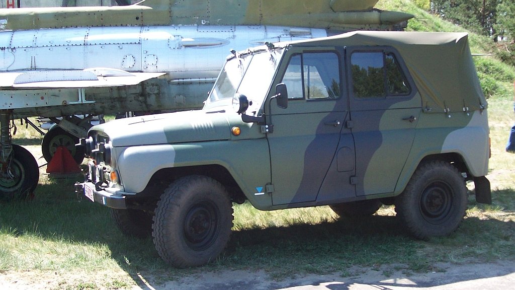 UAZ-469 beim 3. OST-Fahrzeug-Treffen auf dem Flugplatz Finow am 25.04.2009