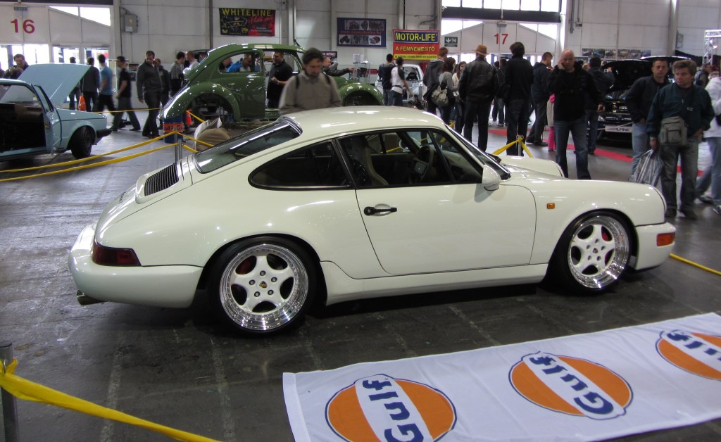 Villeicht das schönste Heck...Porsche 911 (964). Aufnahme: Carstyling Tuning Show 2012.