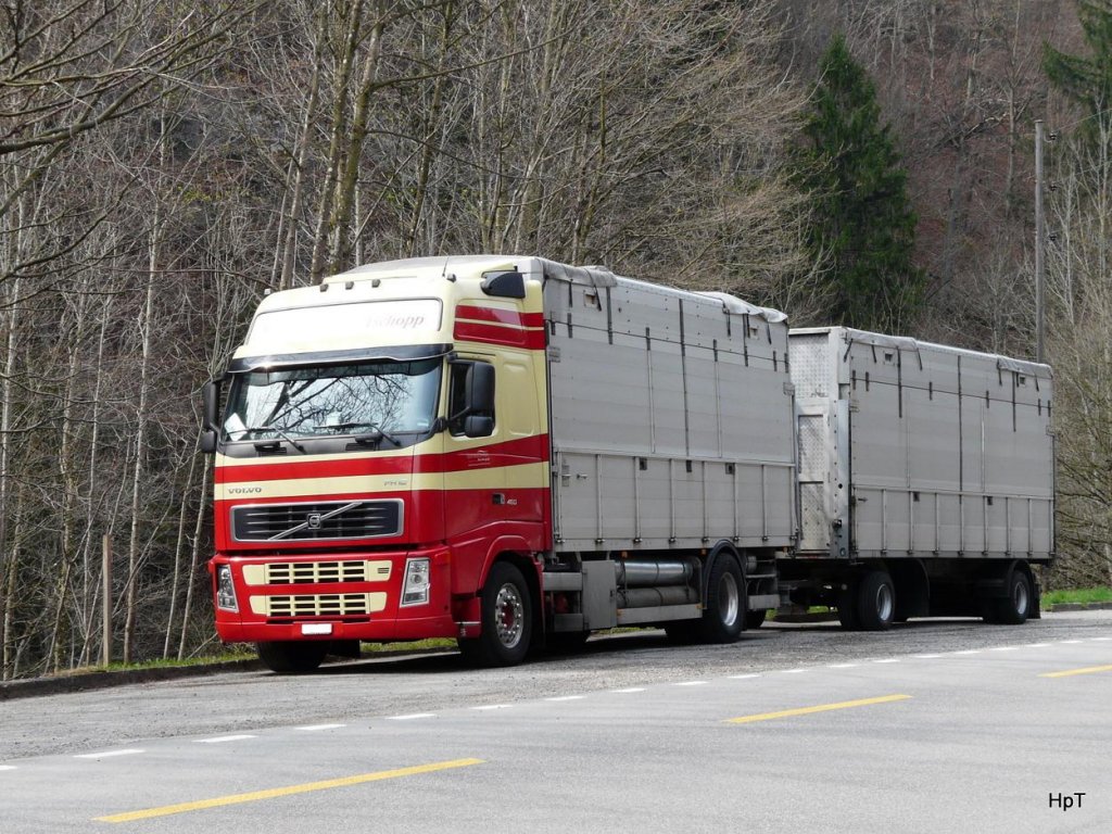 Volvo FH 12 460 in Moutier am 18.04.2010