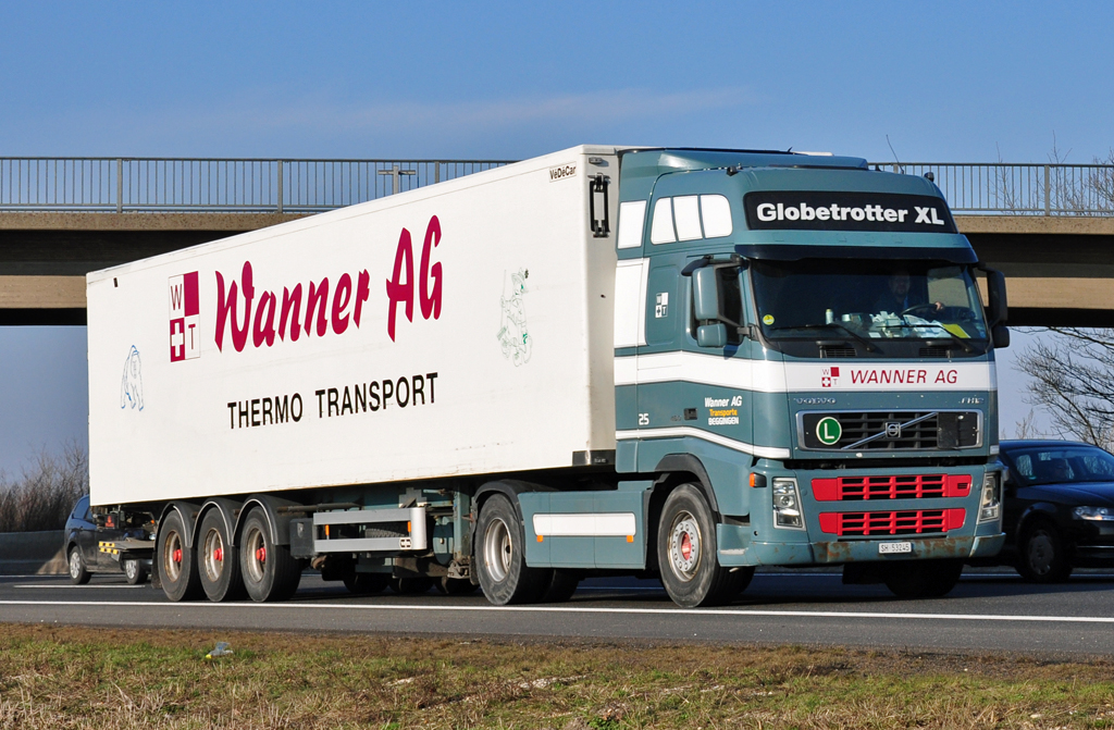 Volvo FH12 460  Wanner AG  auf der A61 bei Miel - 17.02.2011