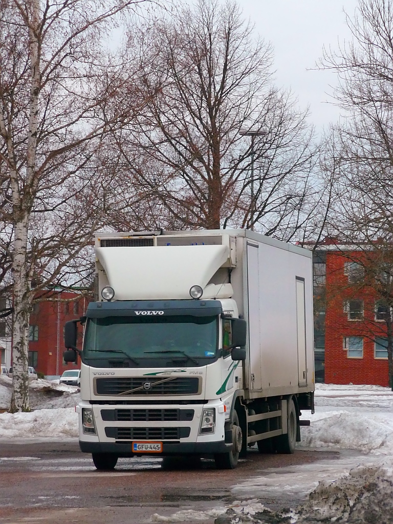 Volvo FM9 in Riihimki, 12.4.13 