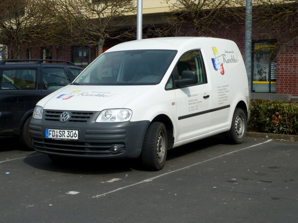 VW Caddy vom Malermeister RUSCHKE steht in 36088 Hnfeld, Mrz 2011