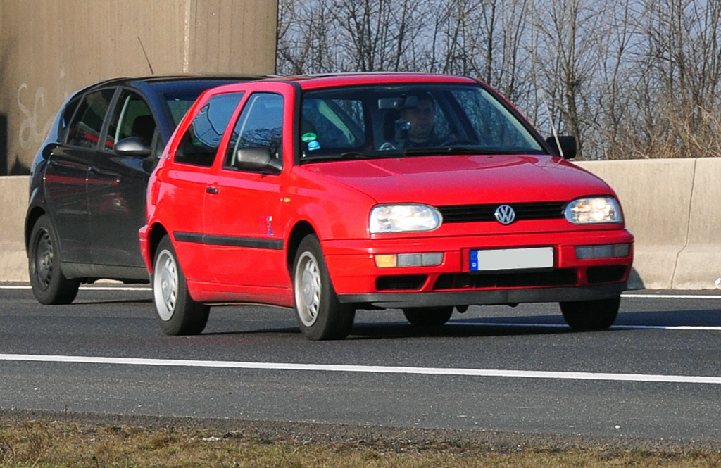 VW Golf III auf der A61 bei Miel - 22.02.2011