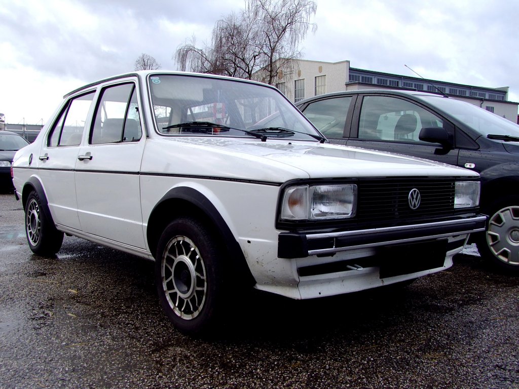 VW JETTA-I wurde ab August 1979 bis 1984 mit einer Leistung von 3782kW produziert; 120122