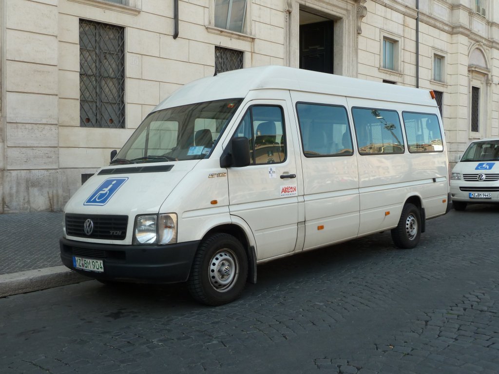 VW LT als Behindertenfahrzeug des Bistum Mainz gesehen in Rom, Oktober 2010