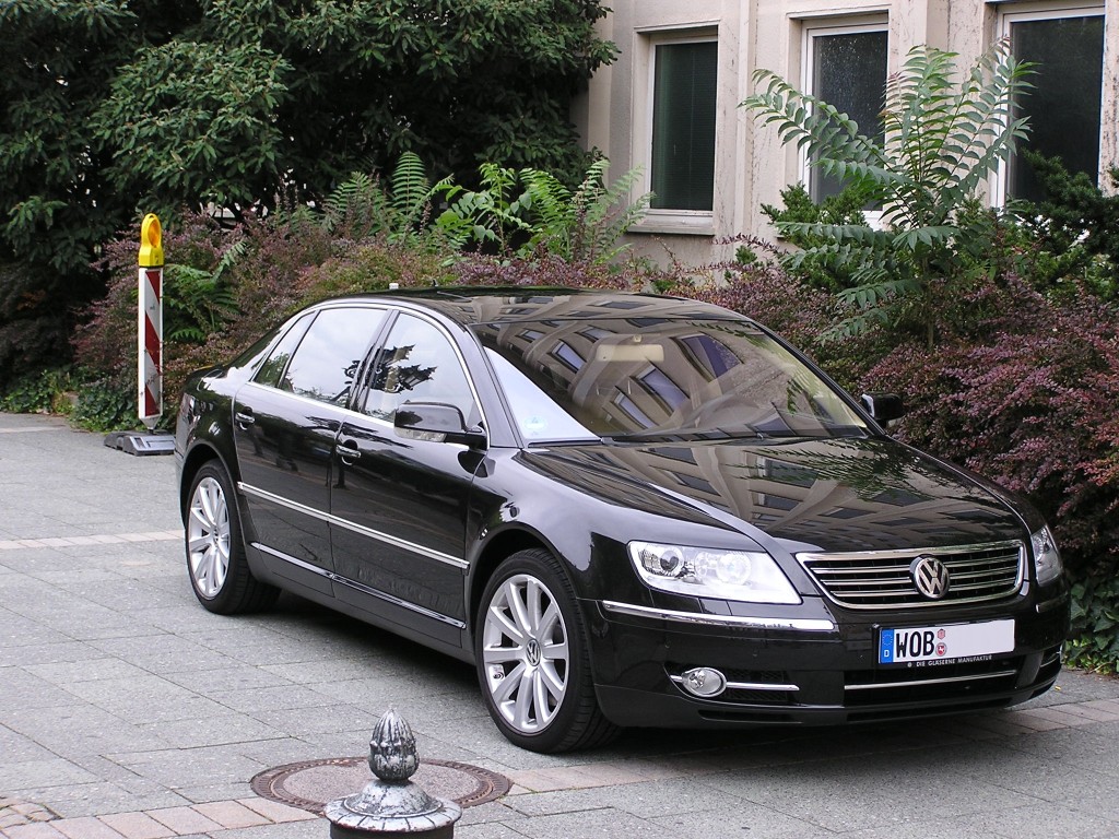 VW Phaeton. Aufnahmedatum: Juli 2010.