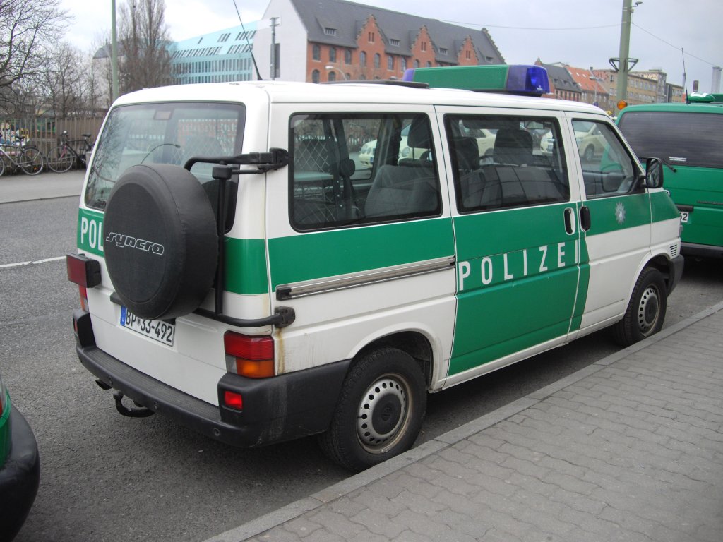 VW T3 Transporter Syncro der Bundespolizei, Heckansicht, gesehen in Berlin 03/2011.