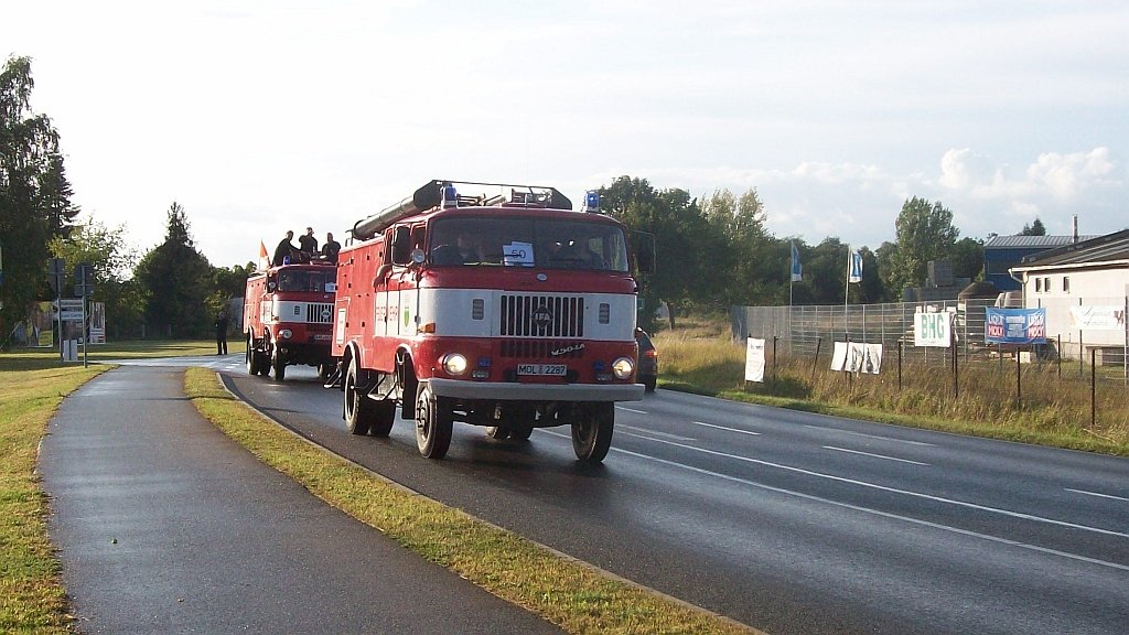 W 50 LA bei der Rundfahrt nach Eberswalde beim 1. internationalen Feuerwehrtreffen Finowfurt 05.09.2009