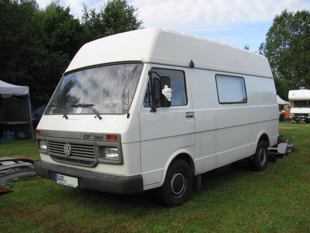 Wohnmobil VW LT 35 aus dem Landkreis Barnim (BAR) fotografiert beim 11. Oldtimertreffen Hagenow [26.08.2012]
