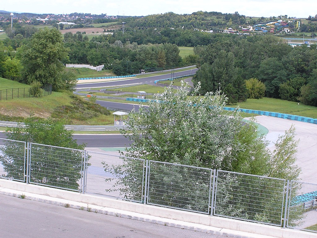 zweite und dritte Kurve, Hungaroring. Aufgenommen: 03.09.2010.