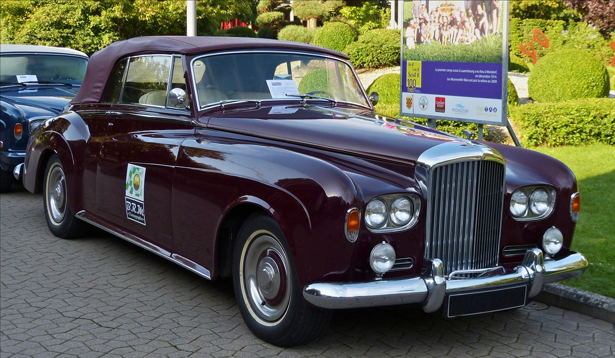 . Dieser Bentley S3, ist ebenfalls zu den Classic Days in Mondorf angereist, stand aber zum Aufnahme Zeitpunkt noch Ausserhalb des Ausstellungsgelndes.  30.08.2014