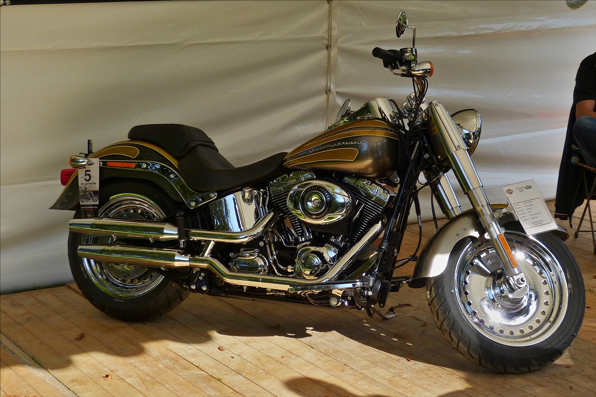 . Harley Davidson FLSTF Fat Boy, mit 1690 ccm, 78 cv, mit Sonderlakierung war am 30.08.2014 bei den Classic Days in Mondorf ausgestellt.