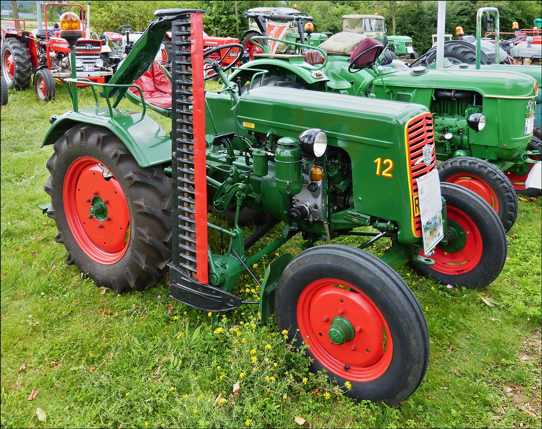 . Hela D12 S  Traktor, Bj 1952, 850 ccm, 1 Zyl, 12Ps, aufgenommen am 20.07.2014 beim Traktorentreffen in Consdorf.