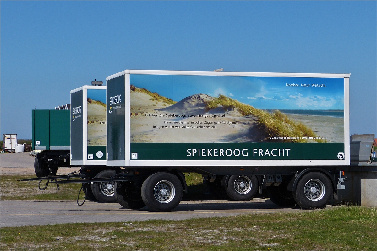 . Kastenhänger zum Warentransport per Fähre zur Insel Spiekeroog.  07.05.2016