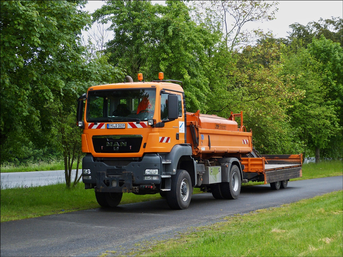. MAN Hngerzug, aufgenommen auf einem Parkplatz, am 26.05.2014. 