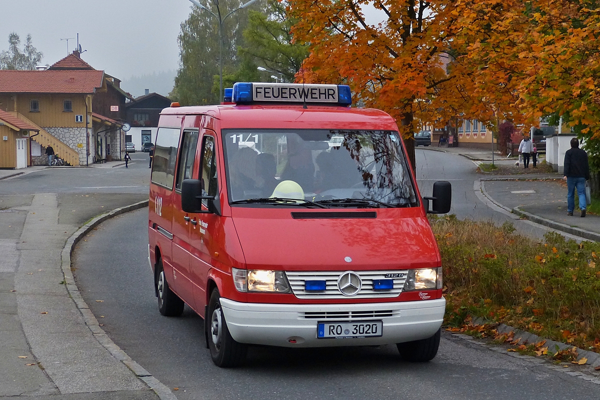 . Mercedes Benz 312 D, gesehen am 10.10.2015 nahe dem Bahnhof von Kochel.