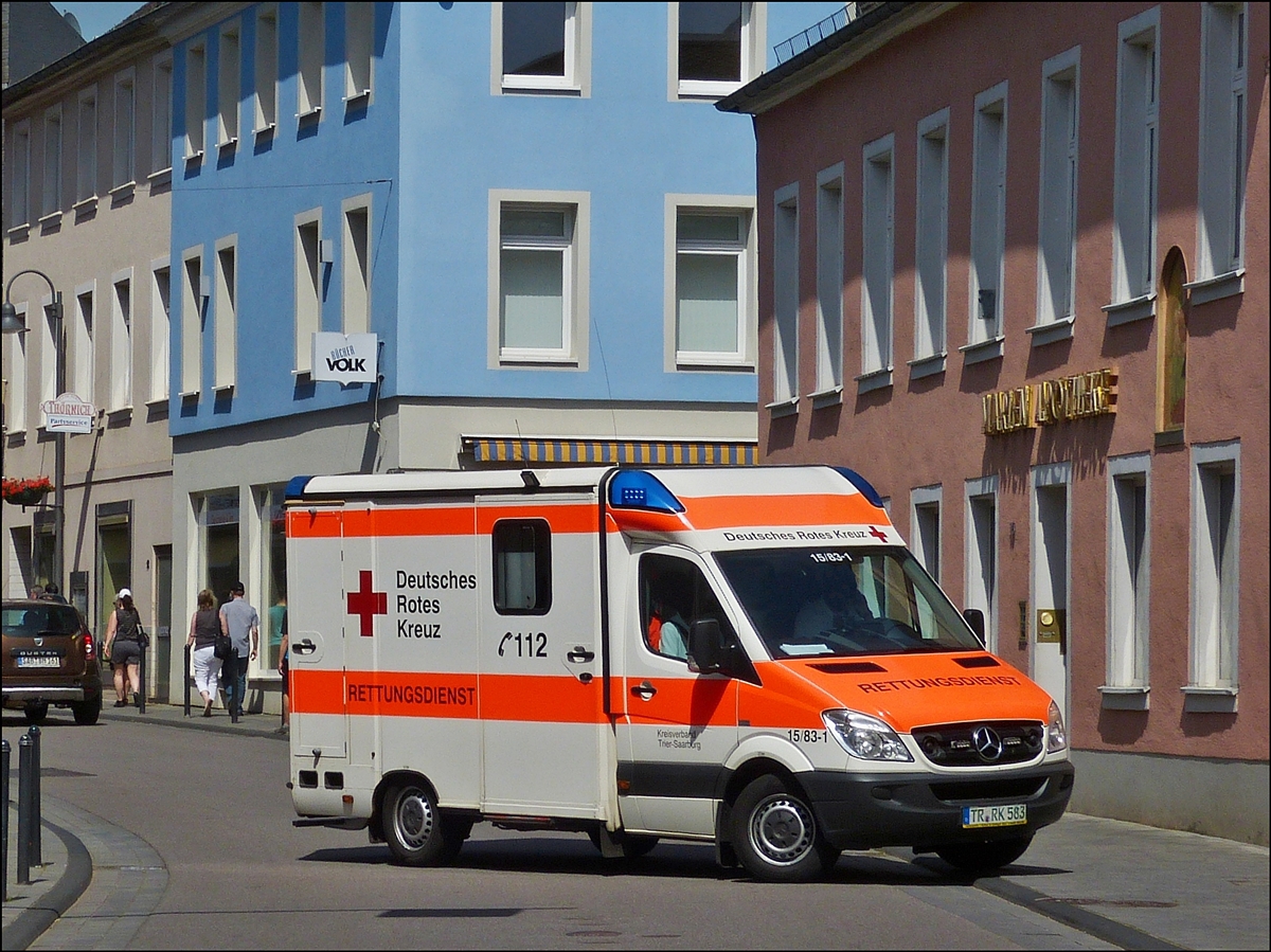 . Mercedes Benz Krankenwagen aufgenommen am 09.06.2014 in Saarburg.