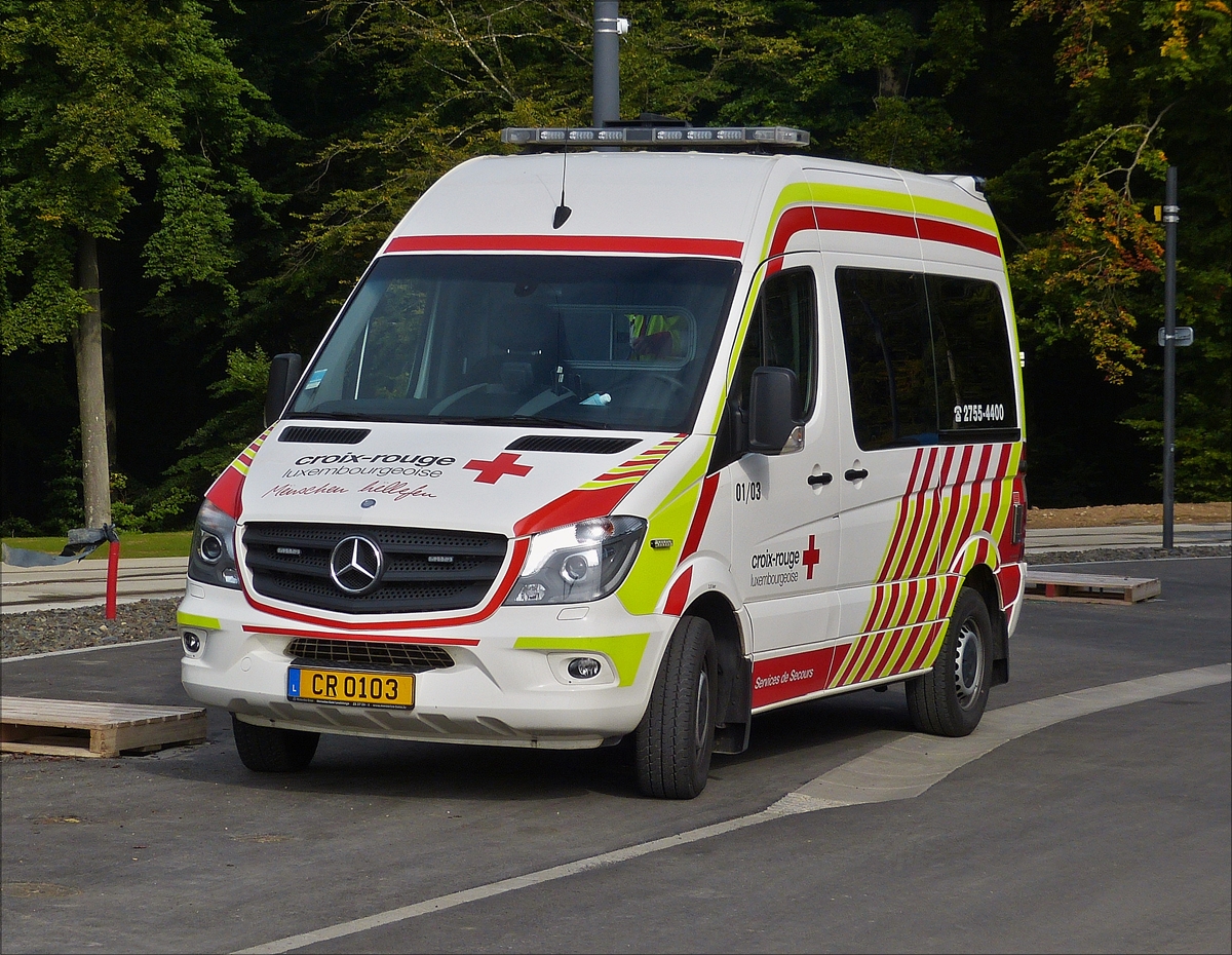 . Mercedes Benz Sprinter Krankenwagen vom Roten Kreutz, aufgenommen am 23.09.2017.