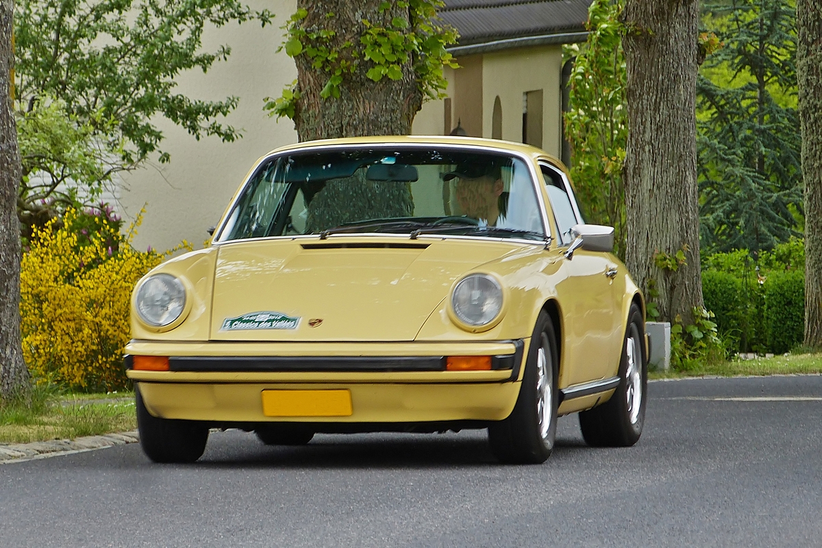 . Porsche 911 aufgenommen am 24.05.2013 während einer Oldtimer Rundfahrt auf Luxemburgs Straßen.