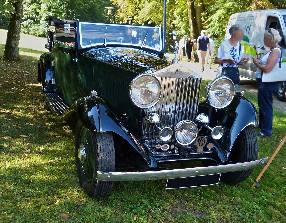 . Rolls Royce  20/25 Sedanca de Ville, Bj 1934, 6 Zyl. Motor mit 3699 ccm 65 Ps, max 121 km/h gesehen am 30.08.2015 in Mondorf.