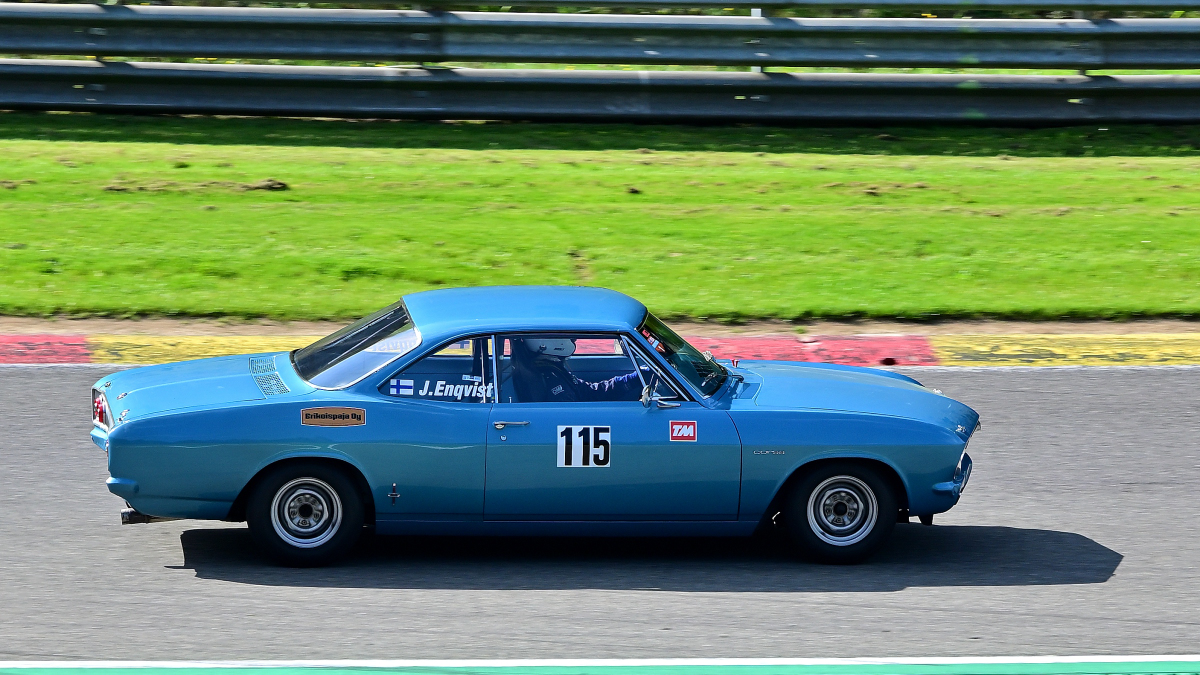 #115, CHEVROLET Corvair Corsa, das sportliche Topmodell der zweiten Corvair-Generation (1965 bis 1969), bei Historic Championship´65 auf dem Circuit de Spa-Francorchamps, Rahmenprogramm der Spa 6h Classic 2026. Aufnahme am 27.9.2026 