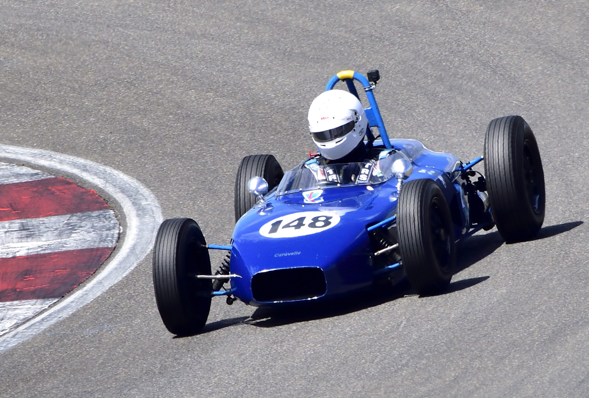 148  Caravelle Mk II, Lurani Trophy/Formula Junior die Rennwagen der Einsteigerformel von 1950er /1960er Jahre, Aufnahmen am 13.06.2026 von den Trib�nen des N�rburgring 