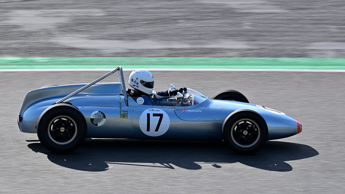 #17, Cooper T56, ein klassischer Formel-Junior-Rennwagen, den die Cooper Car Company als zweites Modell f�r diese Rennklasse ab 1960 (als 1961er-Modell) baute.. Auf der Strecke des Circuit de Spa-Francorchamps, Rahmenprogramm der Spa 6h Classic 2026. Aufnahme am 27.9.2026