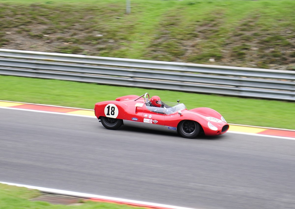 18 COOPER Monaco, Bj:1959, Fahrer: DITHERIDGE Anthony (GB)& CANNELL Barry (GB).
Bei der Woodcote Trophy & Stirling Moss Trophy [Motor Racing Legends] SPA SIX HOURS 19.September 2015
