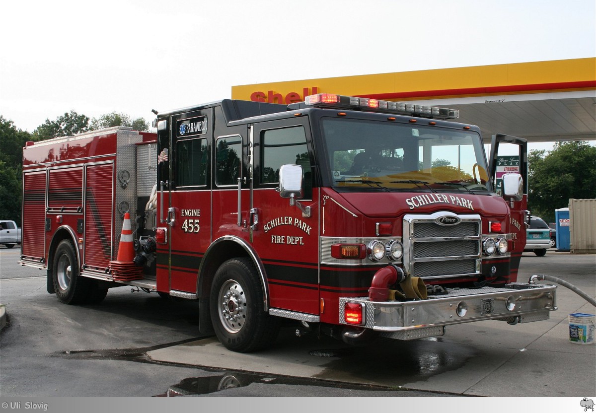 1995 Pierce Enforcer  Schiller Park Fire Department  Engine 455, aufgenommen am 26. August in Schiller Park, Illinois / USA.