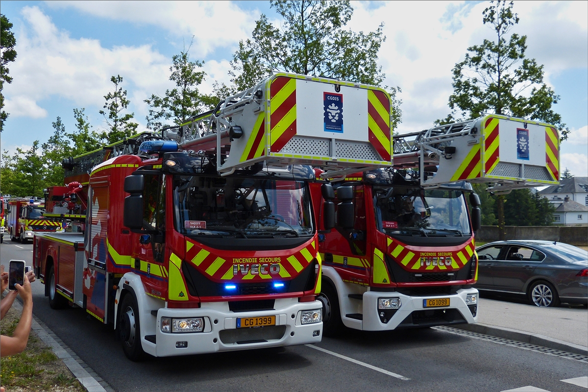 2 Iveco Leiterwagen luxemburgischen Feuerwehr war bei der Fahrzeugparade zum Nationalfeiertag in Luxemburg zu sehen. 23.06.2019