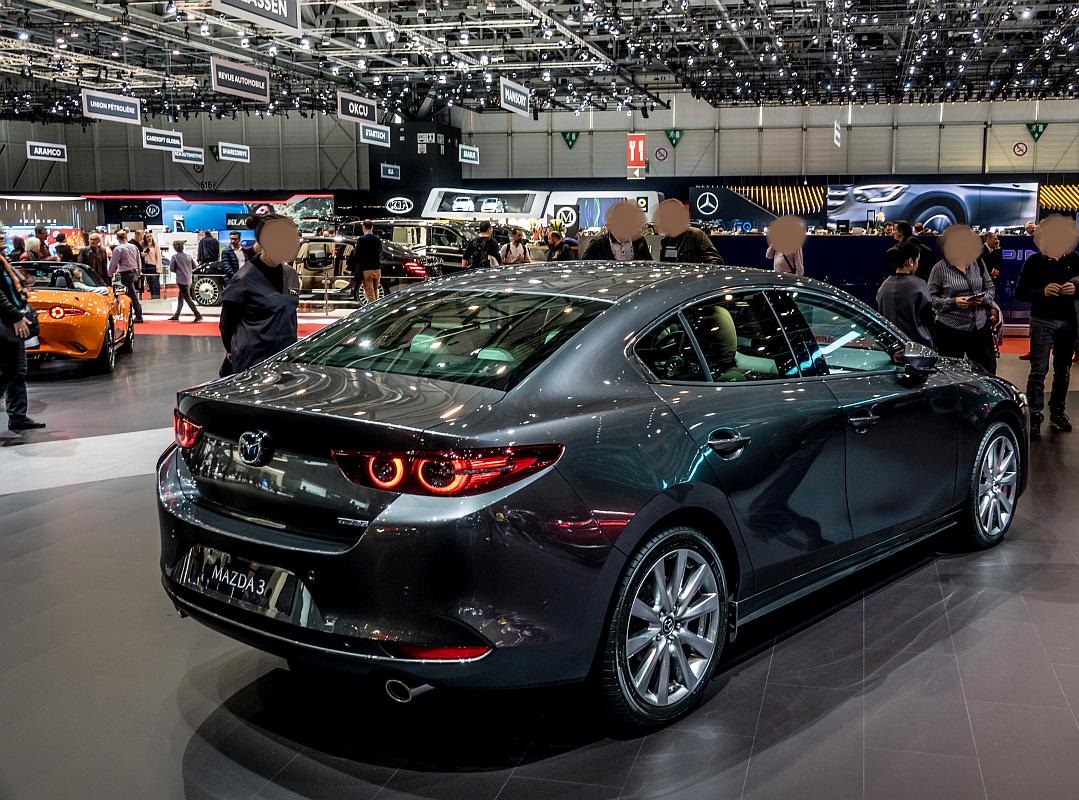 2019-er Mazda 3 Sedan in Grau. Foto: Autosalon Genf, 2019.