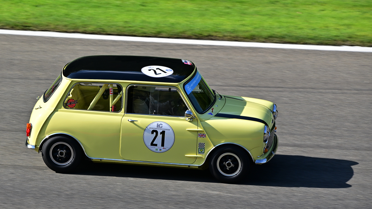 #21, AUSTIN Mini Cooper S , bei Historic Championship´65 auf dem Circuit de Spa-Francorchamps, Rahmenprogramm der Spa 6h Classic 2026. Aufnahme am 27.9.2026 
