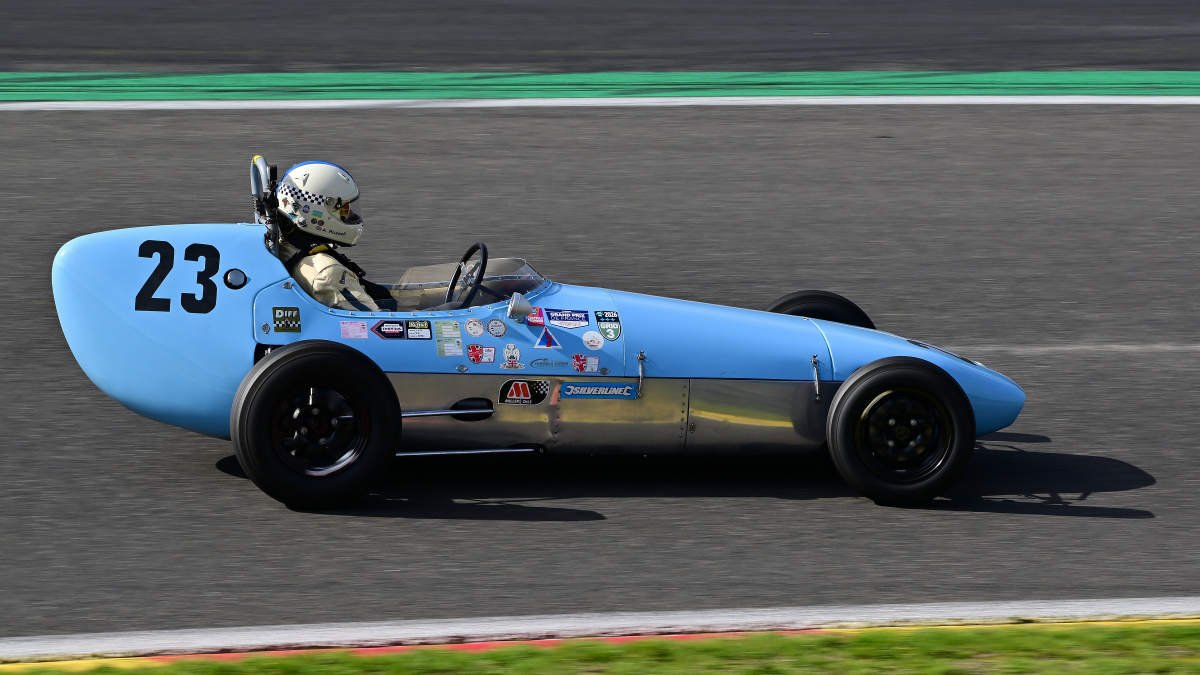 #23, Condor S II ist ein klassischer Rennwagen der Formula Junior (Klasse B2 f�r frontgetriebene bzw. frontmotorisierte Fahrzeuge). Auf der Strecke des Circuit de Spa-Francorchamps, Rahmenprogramm der Spa 6h Classic 2026. Aufnahme am 27.9.2026
