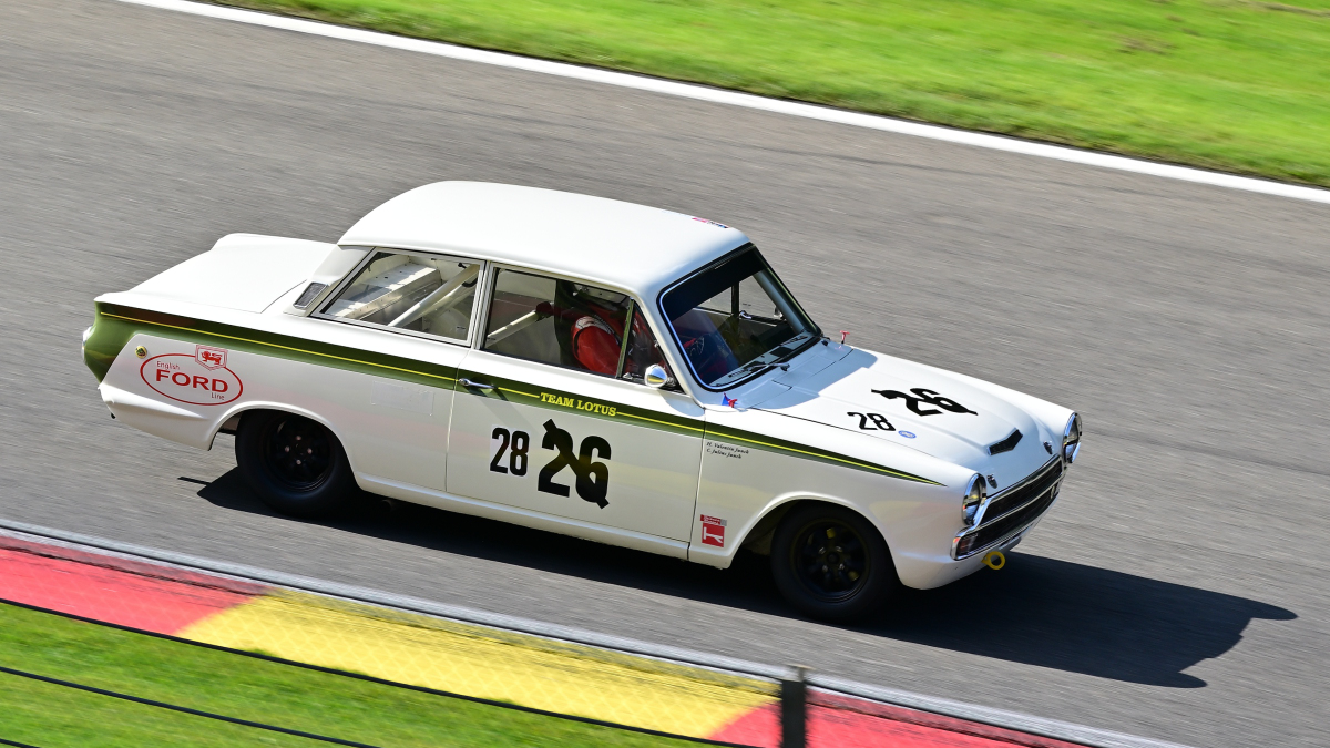 #28,LOTUS Cortina mit Ford Motor , bei Historic Championship´65 auf dem Circuit de Spa-Francorchamps, Rahmenprogramm der Spa 6h Classic 2026. Aufnahme am 27.9.2026  