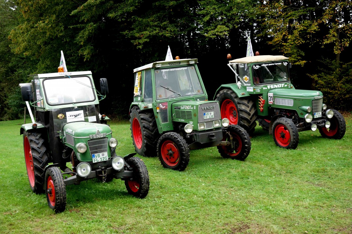 3 Traktoren der FENDT-Sportabteilung, gesehen beim 3. Fendt-GT-Treffen in Grebenau-Bieben, September 2014 