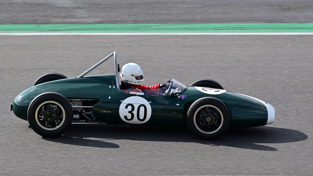 #30,  Emeryson Formula Junior (FJ) ist ein britischer Monoposto-Rennwagen, den Paul Emery im Jahr 1960 f�r die neu geschaffene Formel-Junior-Klasse entwickelte. Auf der Strecke des Circuit de Spa-Francorchamps, Rahmenprogramm der Spa 6h Classic 2026. Aufnahme am 27.9.2026