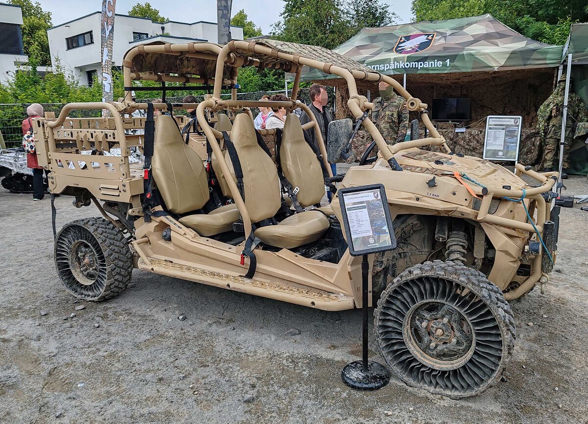 =4-RAD-FZG UTV LL einer Fernsp�hkompanie, ausgestellt beim Hessentag in Fulda, 06-2026