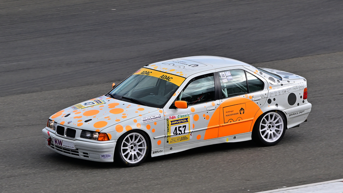 457 Sascha Hackmann - Matthias Hackmann,  BMW E36 325i, Youngtimer Trophy - Grid 2, nach 30 Jahren ist die Faszination und Leidenschaft f�r die Youngtimer Trophy immer noch sehr gro�. Gestartet wir normalerweise in 2 Gruppen Rennen Grid 1 & Grid 2 . Die Fans erleben hier eine einmalige Bandbreite des Motorsports der 70er und 80er Jahre.
https://www.youngtimertrophy.de/
Aufnahmen vom: N�rburgring Classic am 13.06.2026, aus den Zuschauer Bereichen. 