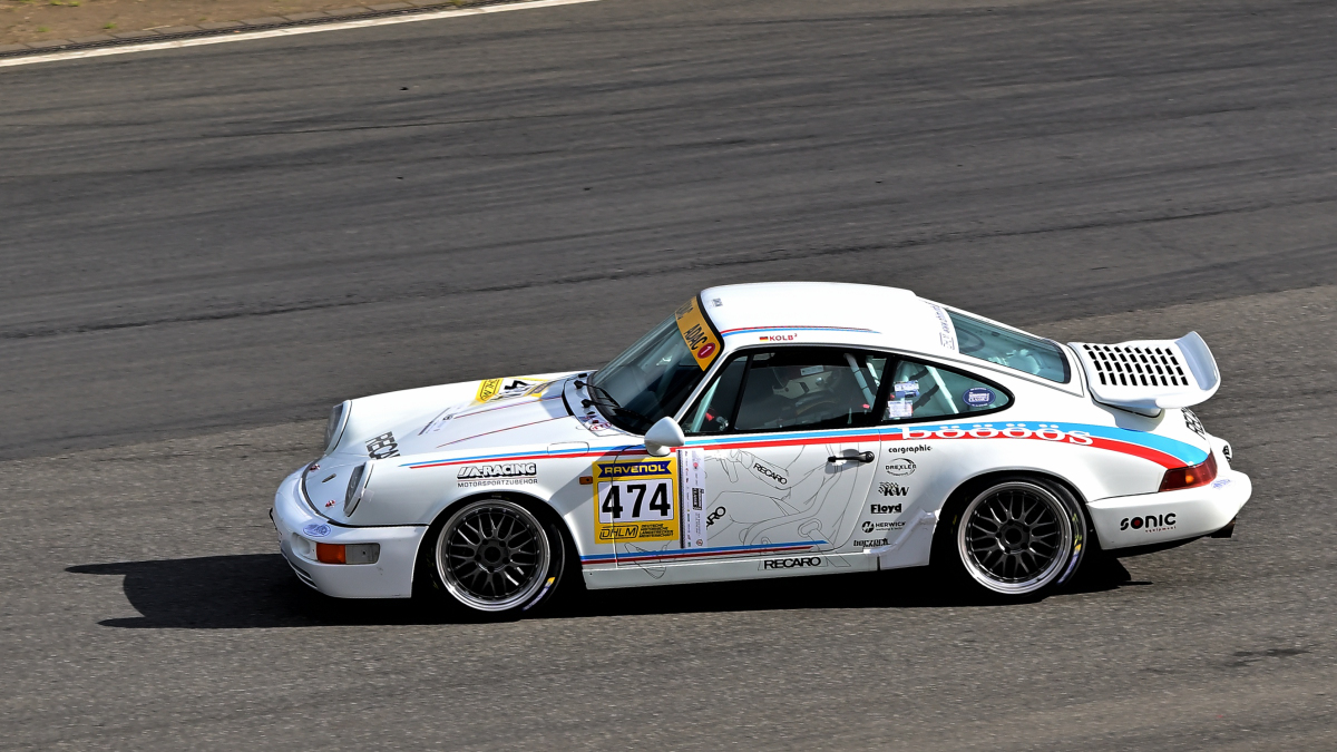 474 Alexander Kolb im Porsche 964 , Youngtimer Trophy - Grid 2, nach 30 Jahren ist die Faszination und Leidenschaft f�r die Youngtimer Trophy immer noch sehr gro�. Gestartet wir normalerweise in 2 Gruppen Rennen Grid 1 & Grid 2 . Die Fans erleben hier eine einmalige Bandbreite des Motorsports der 70er und 80er Jahre.
https://www.youngtimertrophy.de/
Aufnahmen vom: N�rburgring Classic am 13.06.2026, aus den Zuschauer Bereichen. 