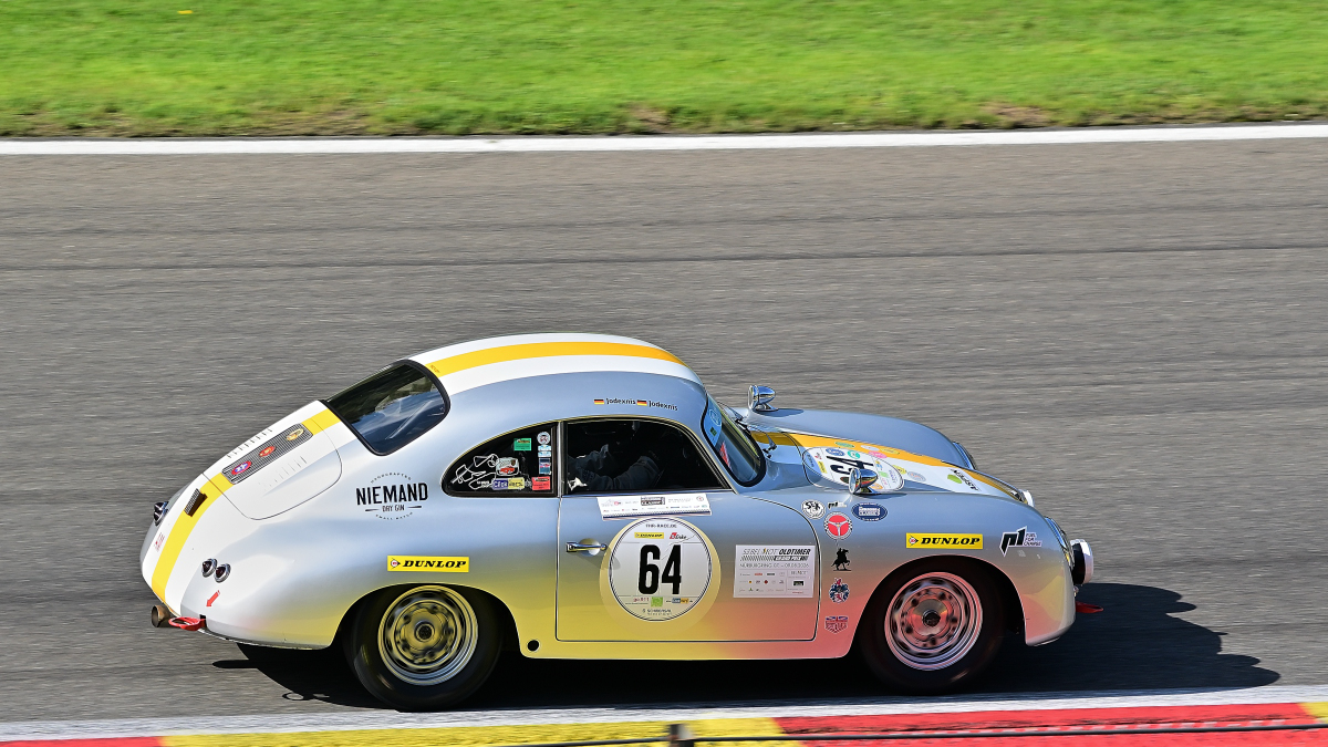 #64, PORSCHE 356 A, bei Historic Championship´65 auf dem Circuit de Spa-Francorchamps, Rahmenprogramm der Spa 6h Classic 2026. Aufnahme am 27.9.2026  