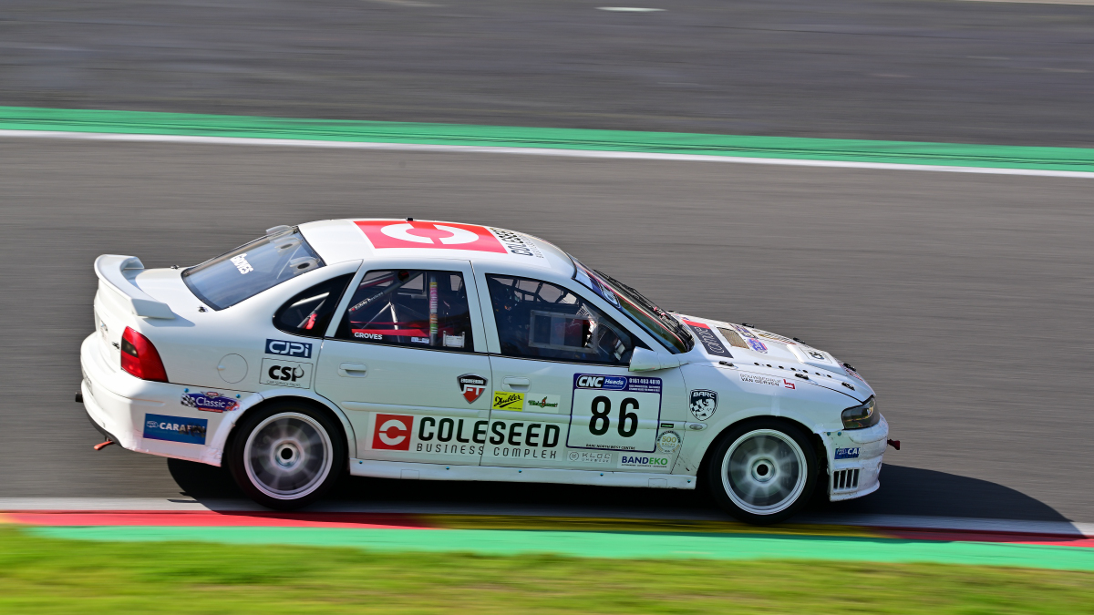 #86, VAUXHALL Vectra Challenge 009, der Colmore YTCC (Niederl�ndische Youngtimer Serie) auf dem  Circuit de Spa-Francorchamps, Rahmenprogramm der Spa 6h Classic 2026. Aufnahme am 27.9.2026