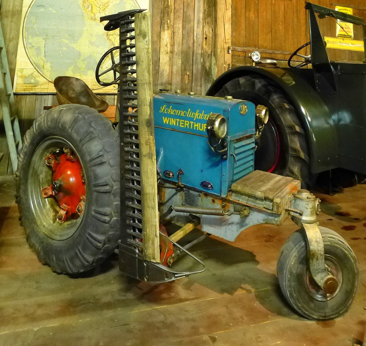Ackerschlepper der Lokomotivfabrik Winterthur/Schweiz, mit angebautem Mähbalken, Auto & Traktor Museum Bodensee, Aug.2013
