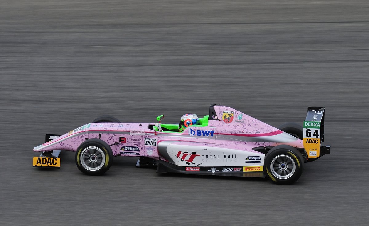 ADAC Formel 4, #64 O.Caldwell(GBR) Team ADAC Berlin-Brandenburg e.V.(DEU) wärend dem Samstagsrennen auf dem Nürburgring, ADAC GT Masters Weekend. Fahrzeug: Tatuus F4-T014, Motor: Abarth 1,4-Liter-T-Jet