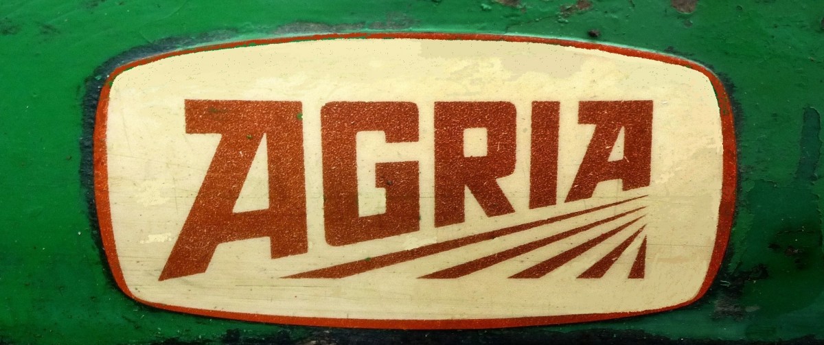AGRIA, Aufschrift an einem Oldtimer-Einachsschlepper, die 1945 gegrndete Firma in Mckmhl bei Heilbronn baut Kleintaktoren und Landtechnik, Mai 2014
