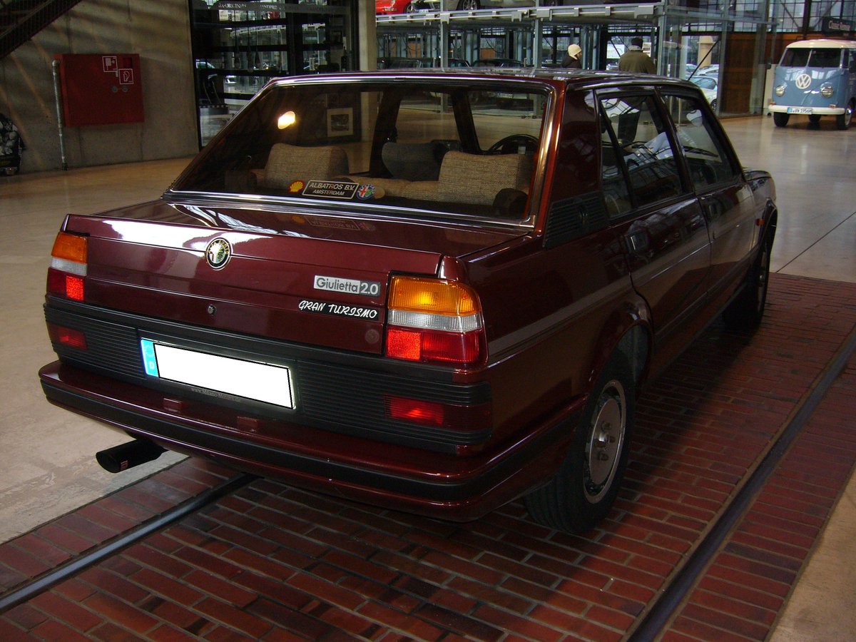 Alfa Romeo Giulietta der Baureihe 116 in der Heckansicht. 1977 - 1985. Classic Remise Düsseldorf am 26.02.2017.