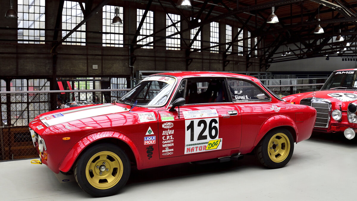 Alfa Romeo GTAM, wartet auf das nächste Classic Rennen in der Remise Düsseldorf, am 6.8.21 gesehen