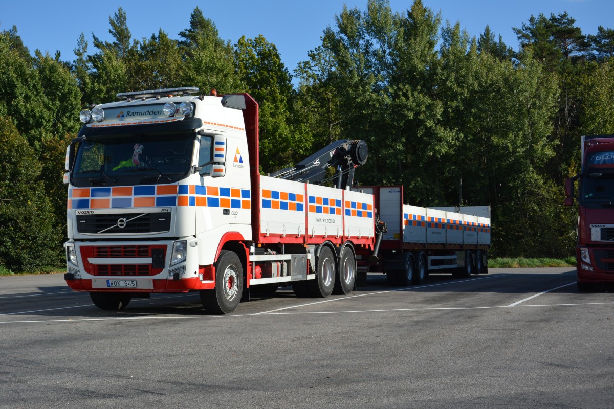 Am 15.09.2014 steht WOK 645 (Volvo) auf einem Rastplatz an der E4 Richtung Jönköping.